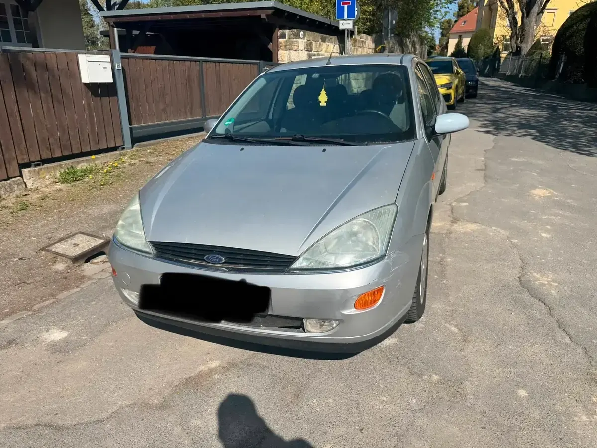 Second-hand Ford Focus 100 CP (73 kW) 1998 Argintiu Berlinǎ