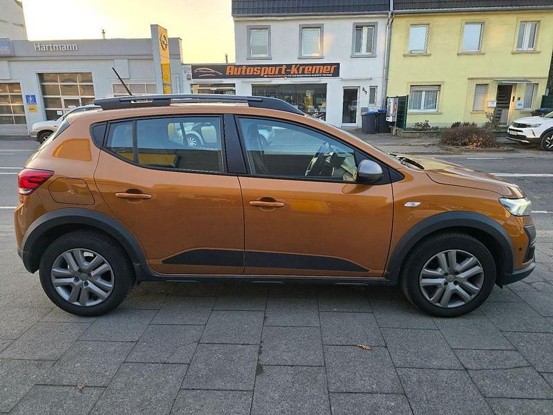 Gebraucht Dacia Sandero Expression 91 PS (66 kW) 2023 Orange SUV