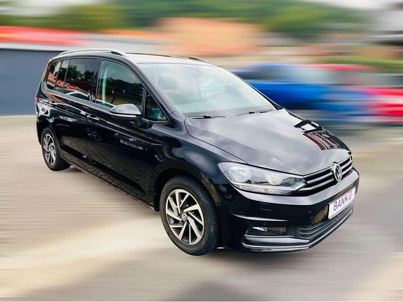 Gebraucht VW Touran Family 110 PS (80 kW) 2017 Deep black perleffekt Van / Kleinbus