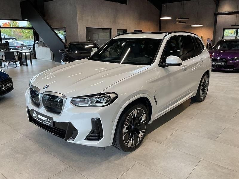 Weiß Gebraucht 2022 BMW iX3 M Sport SUV | 37.980 € (Superpreis) - Bild 1/4