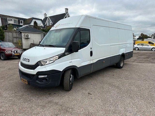 Weiß Gebraucht 2019 Iveco Daily Limousine | 11.900 € (Superpreis) - Bild 1/4