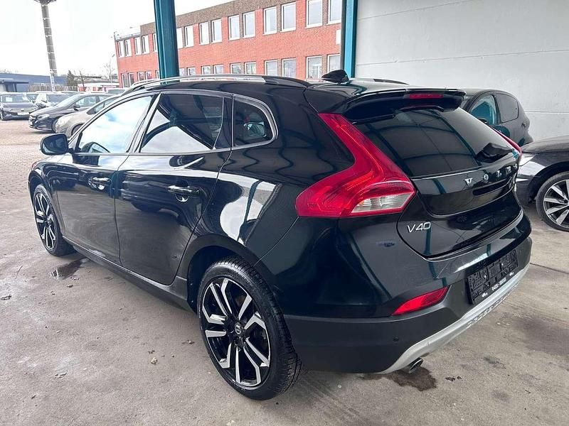 Gebraucht Volvo V40 CC Momentum 150 PS (110 kW) 2016 Schwarz Kombi