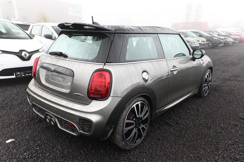 Gebraucht Mini John Cooper Works Chili 231 PS (169 kW) 2020 Melting silver metallic Kleinwagen