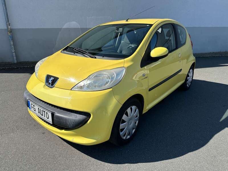 Gelb Gebraucht 2006 Peugeot 107 Filou Kleinwagen | 1.380 € (Fairer Preis) - Bild 1/4