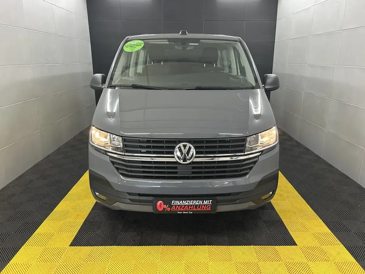 Gebraucht VW Multivan 111 PS (81 kW) 2020 Pure grey Van / Kleinbus