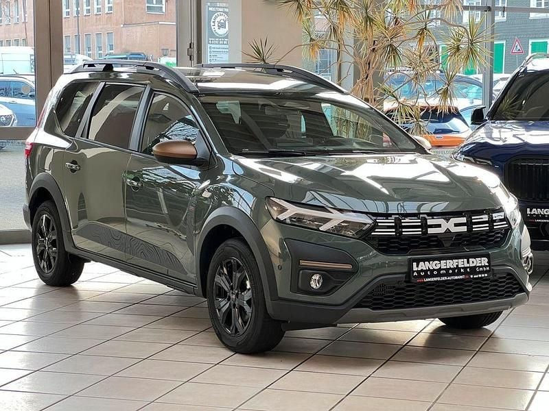 Neu Dacia Jogger Extreme 101 PS (74 kW) 2025 Chedar green Van / Kleinbus