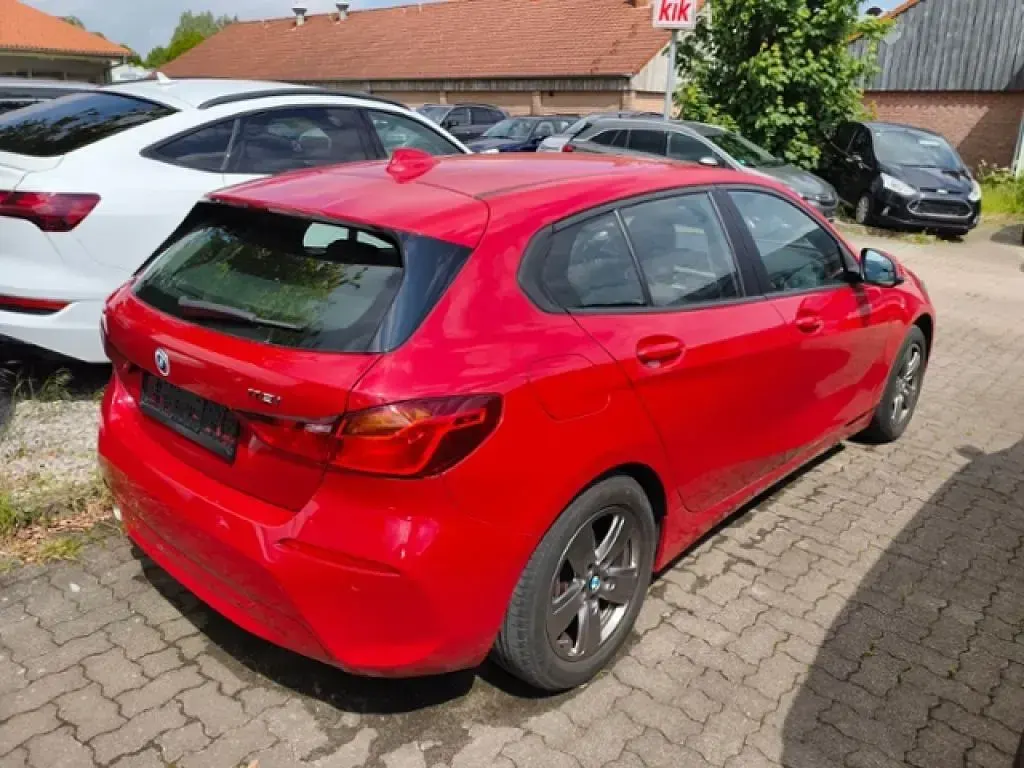 Usata BMW 118 136 CV (100 kW) 2021 Rosso Utilitaria