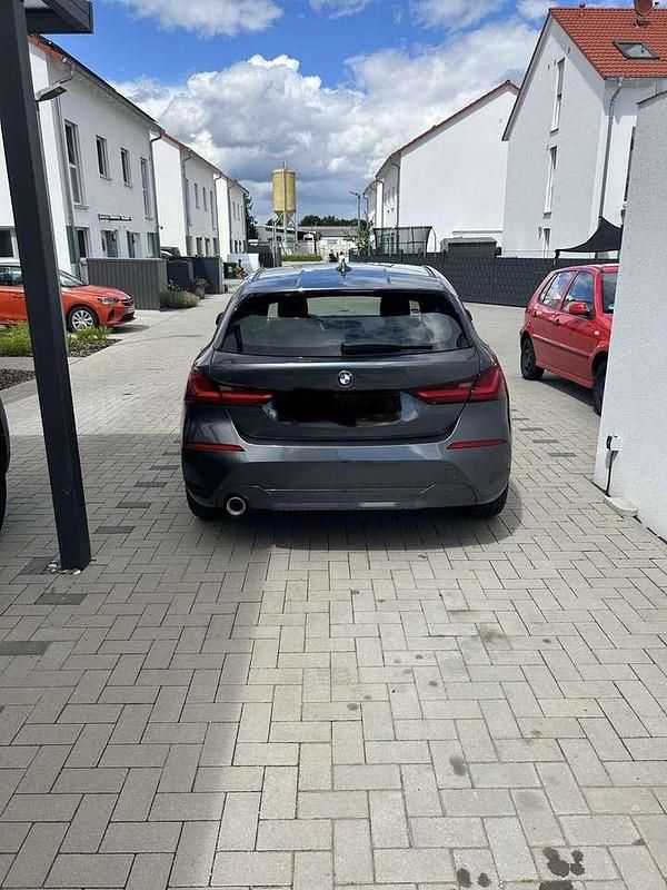 Gebraucht BMW 118 Advantage 140 PS (102 kW) 2020 Grau Kleinwagen