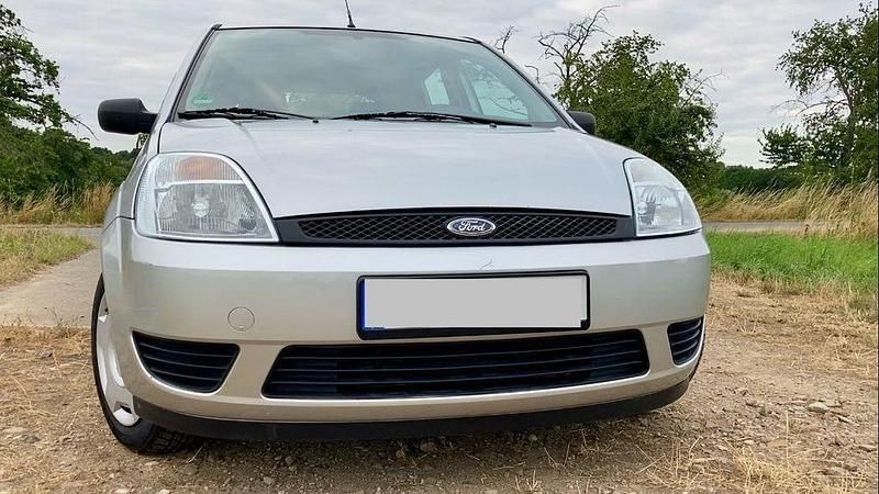 Silber Gebraucht 2005 Ford Fiesta Viva Kleinwagen | 1.750 € (Fairer Preis) - Bild 1/4