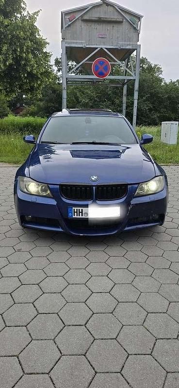 Blau Gebraucht 2006 BMW 320 Limousine | 6.500 € (Teuer) - Bild 1/4