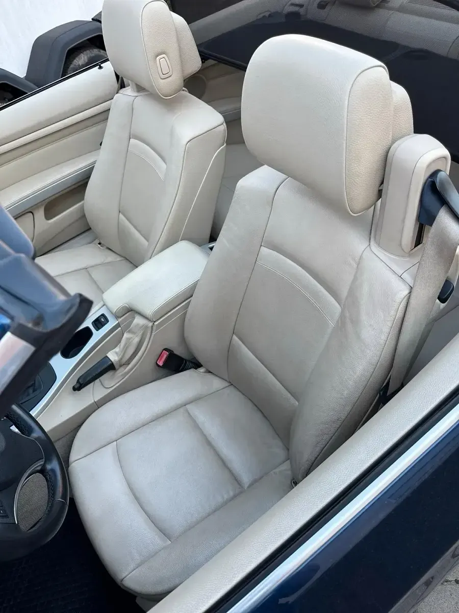 Gebraucht BMW 325 Cabriolet 218 PS (160 kW) 2010 Blau Cabrio