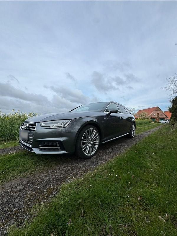 Gebraucht Audi A4 S-Line 190 PS (139 kW) 2017 Grau Kombi