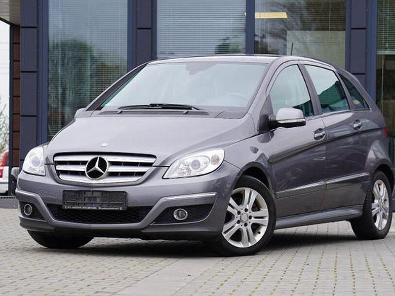 Gebraucht Mercedes B200 140 PS (102 kW) 2011 Grau Van / Kleinbus