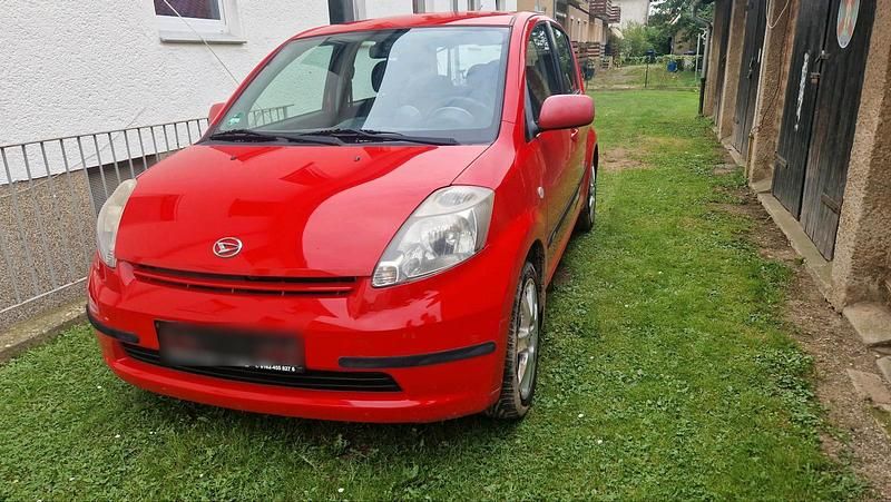 Rot Gebraucht 2004 Daihatsu Sirion Kleinwagen | 1.700 € (Fairer Preis) - Bild 1/4