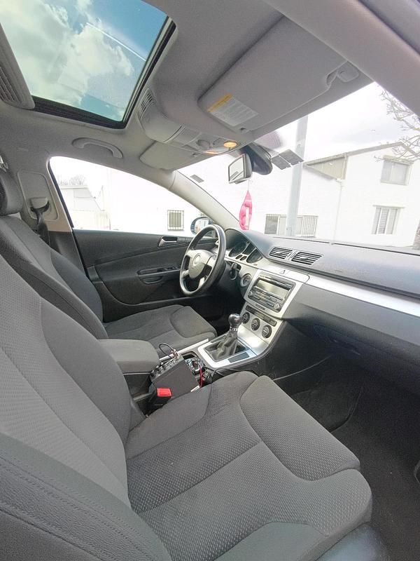 Gebraucht VW Passat 120 PS (88 kW) 2008 Blau Kombi