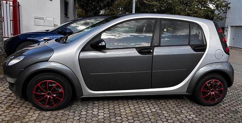 Silber Gebraucht 2004 Smart ForFour Pulse Kleinwagen | 4.500 € - Bild 1/4