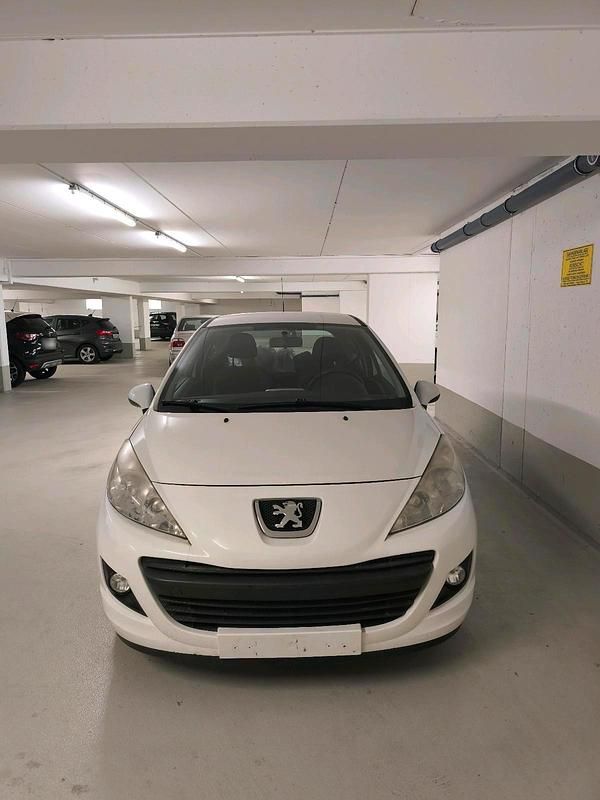 Gebraucht Peugeot 207 2011 Weiß Kleinwagen