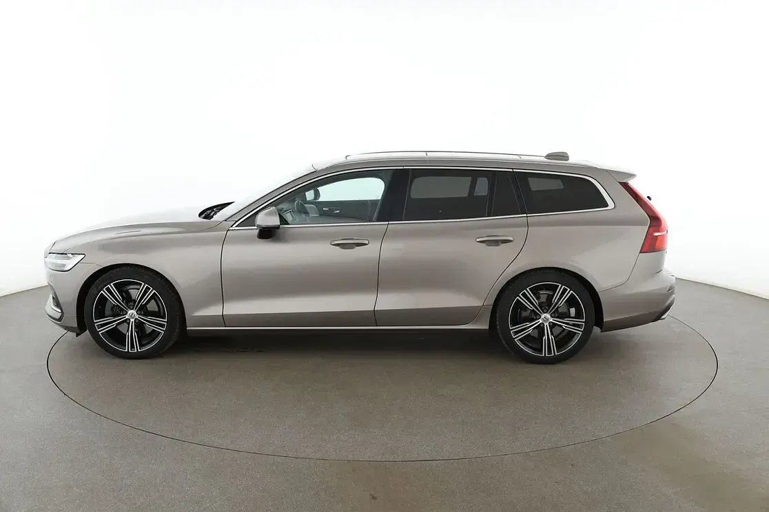 Gebraucht Volvo V60 Inscription 310 PS (228 kW) 2018 Grau Kombi