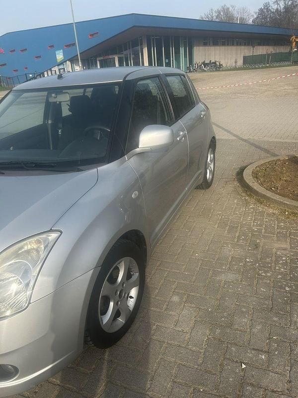 Gebraucht Suzuki Swift Comfort 92 PS (67 kW) 2007 Silber Kleinwagen