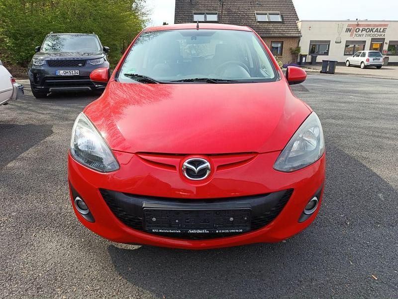 Gebraucht Mazda 2 Center-Line 102 PS (75 kW) 2012 Rot Kleinwagen