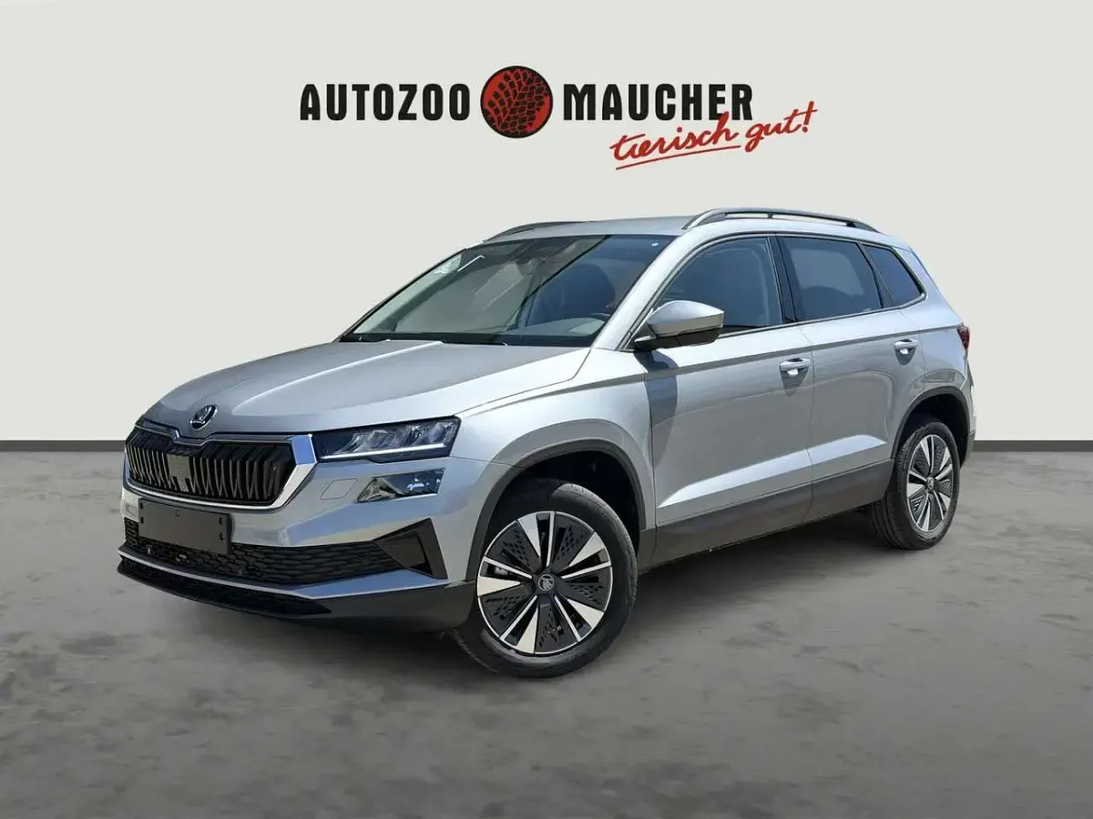 Neu Skoda Karoq Selection 150 PS (110 kW) 2026 Graphitegrau metallic SUV