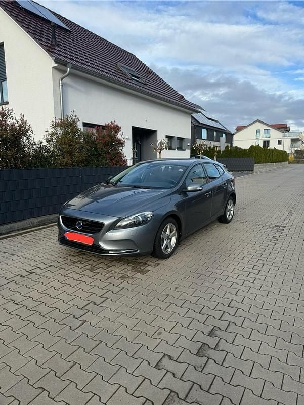 Gebraucht Volvo V40 114 PS (83 kW) 2015 Grau Limousine