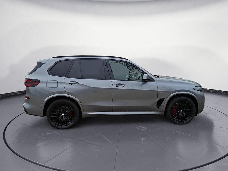 Neu BMW X5 352 PS (258 kW) 2026 Grau SUV