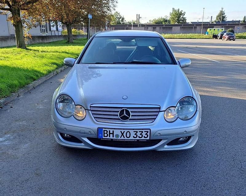 Gebraucht Mercedes C200 122 PS (89 kW) 2007 Grau Coupé