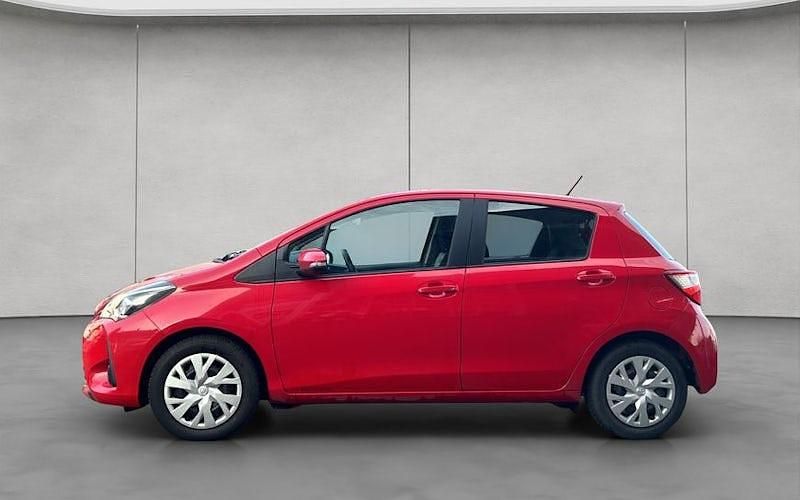 Gebraucht Toyota Yaris Basis 69 PS (50 kW) 2017 Vulcanorot Kleinwagen