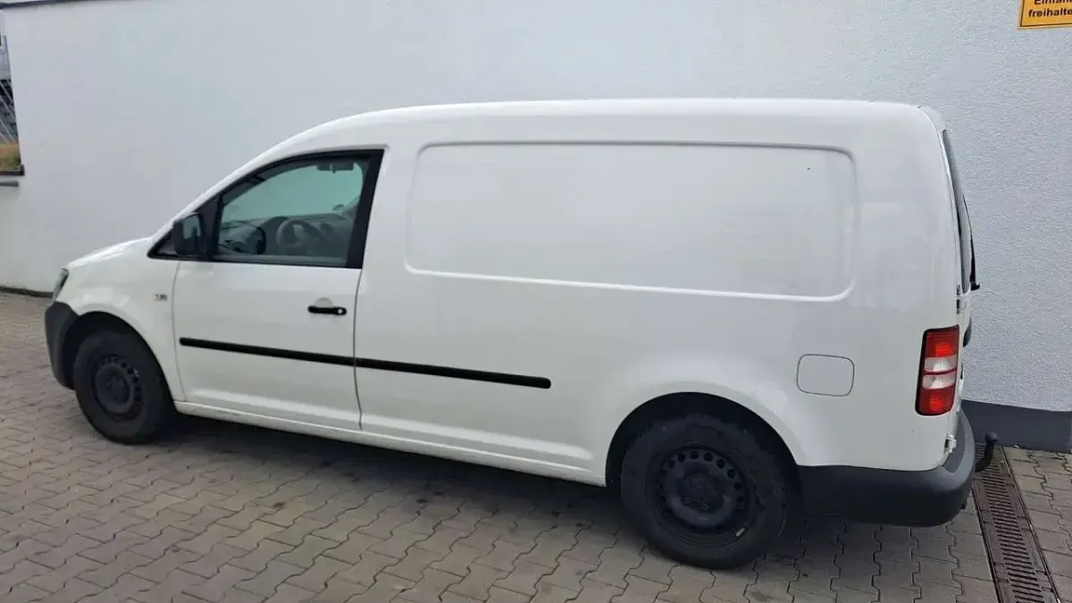 Używany VW Caddy Maxi 102 KM (75 kW) 2012 Biały Minivan