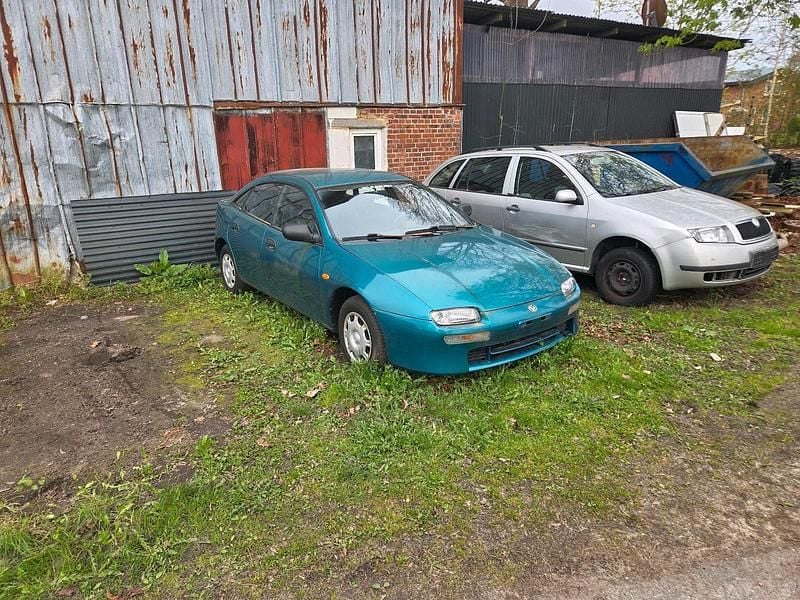 Second-hand Mazda 323F 88 CP (64 kW) 1995 Verde Hatchback