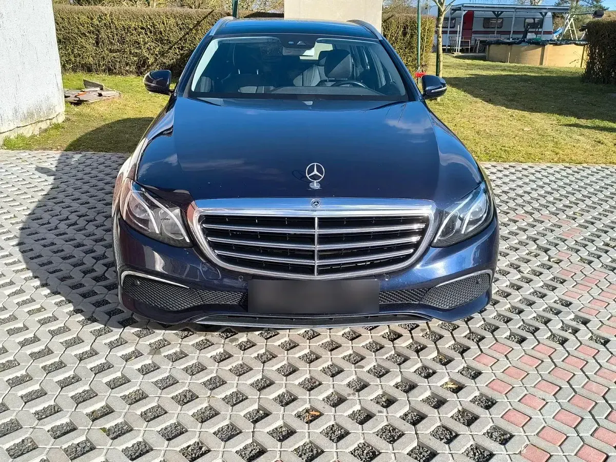 Gebraucht Mercedes E200 150 PS (110 kW) 2017 Blau Kombi