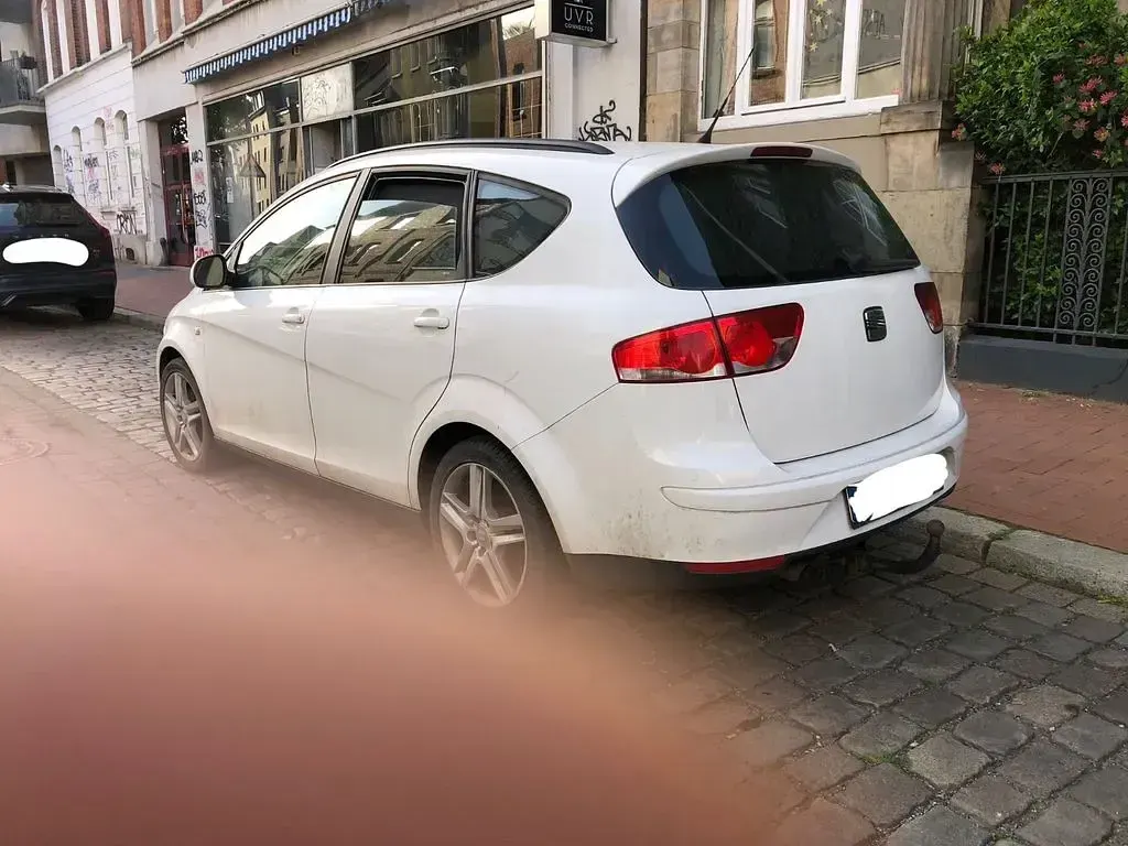 Occasion Seat Altea 105 ch (77 kW) 2012 Blanc Monospace