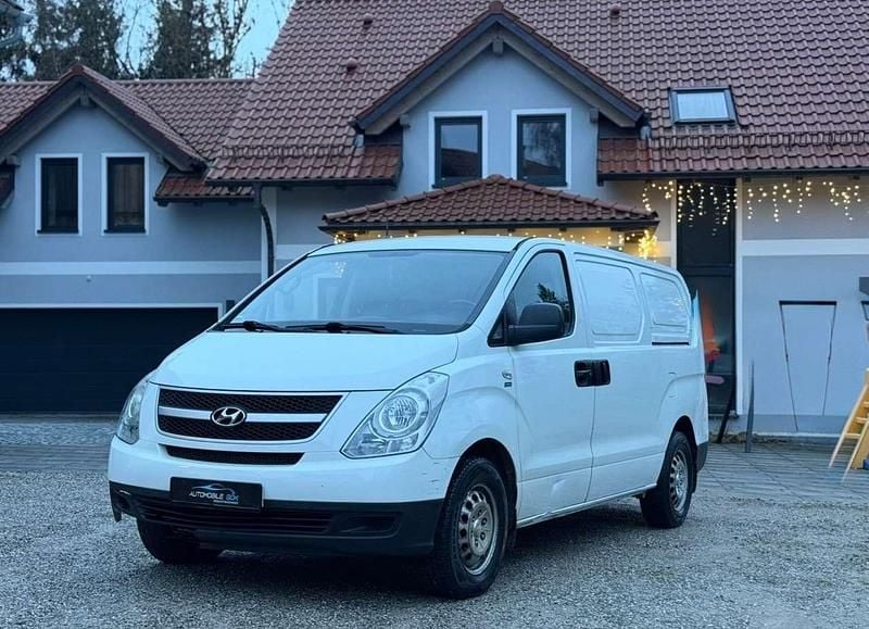 Ceramic white Gebraucht 2011 Hyundai H-1 Van | 4.390 € (Superpreis) - Bild 1/3