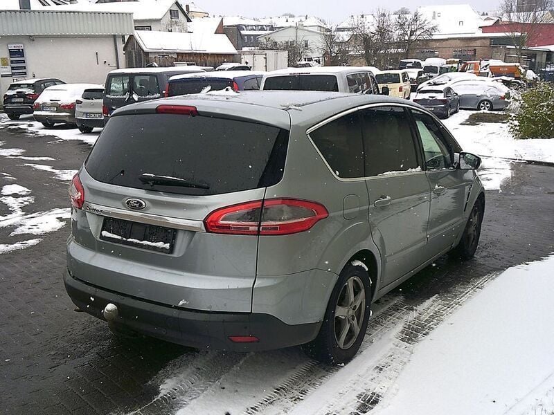 Gebraucht Ford S-MAX Titanium 140 PS (102 kW) 2014 Silber Van / Kleinbus