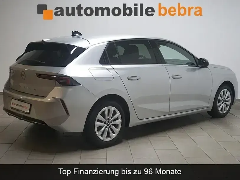Usado Opel Astra Elegance 131 HP (96 kW) 2023 Prateado Sedan