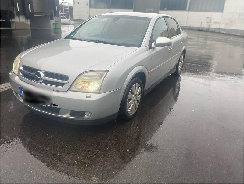 Grau Gebraucht 2003 Opel Vectra Limousine | 600 € (Guter Preis) - Bild 1/4