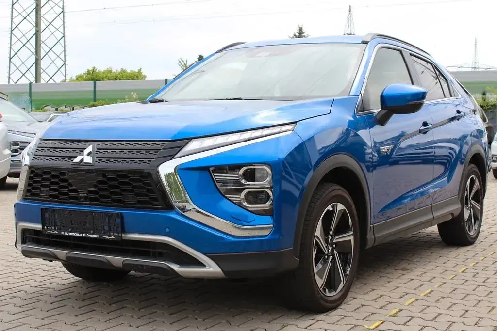 Gebraucht Mitsubishi Eclipse Cross Plus 188 PS (138 kW) 2022 Blau SUV