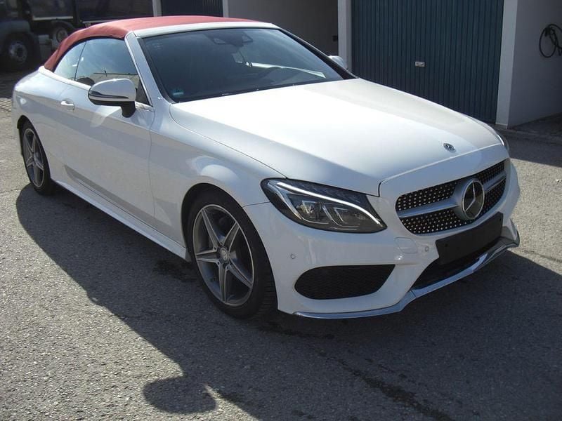 Gebraucht Mercedes C220 AMG 170 PS (125 kW) 2018 Weiß Cabrio