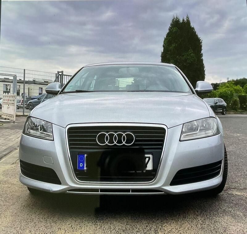 Silber Gebraucht 2009 Audi A3 Ambiente Limousine | 5.500 € (Fairer Preis) - Bild 1/4