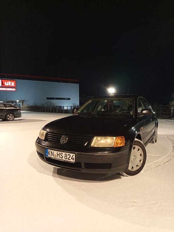 Schwarz Gebraucht 1997 VW Passat Limousine | 1.000 € (Guter Preis) - Bild 1/3