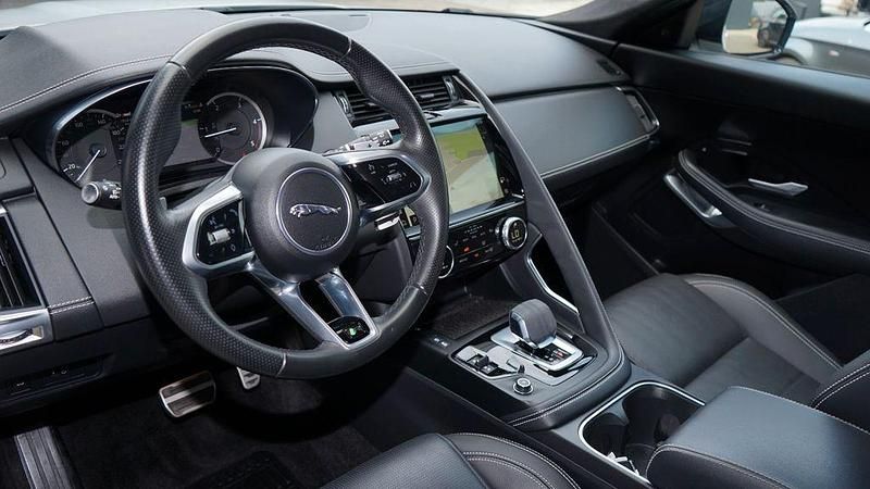 Używany Jaguar E-Pace R-Dynamic 204 KM (150 kW) 2022 Biały SUV