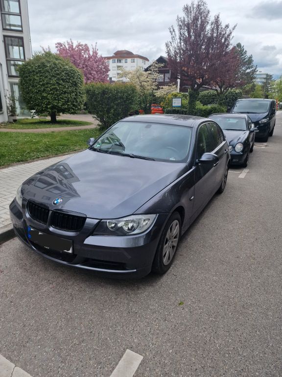 Grau Gebraucht 2007 BMW 318 Limousine | 4.999 € (Fairer Preis) - Bild 1/4