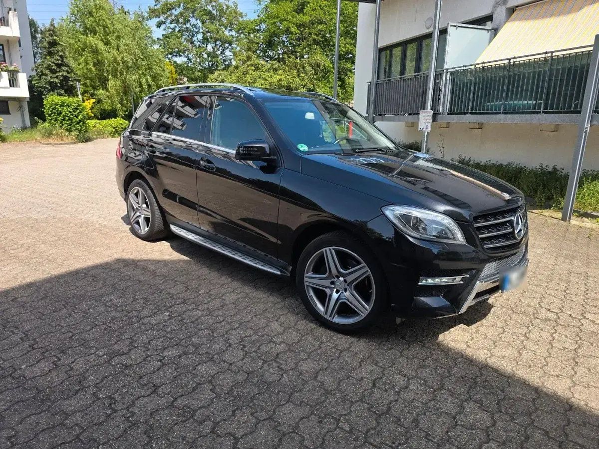 Gebraucht Mercedes ML350 AMG Edition 1 258 PS (189 kW) 2012 Schwarz SUV