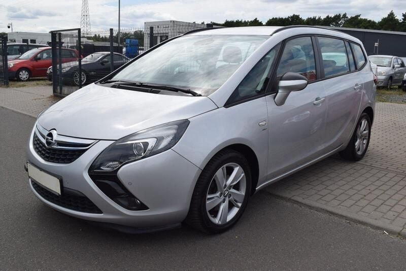 Silber Gebraucht 2015 Opel Zafira Tourer Van / Kleinbus | 5.999 € (Fairer Preis) - Bild 1/4