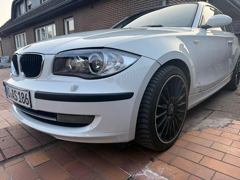 Gebraucht BMW 116 Performance 122 PS (89 kW) 2009 Weiß Kleinwagen