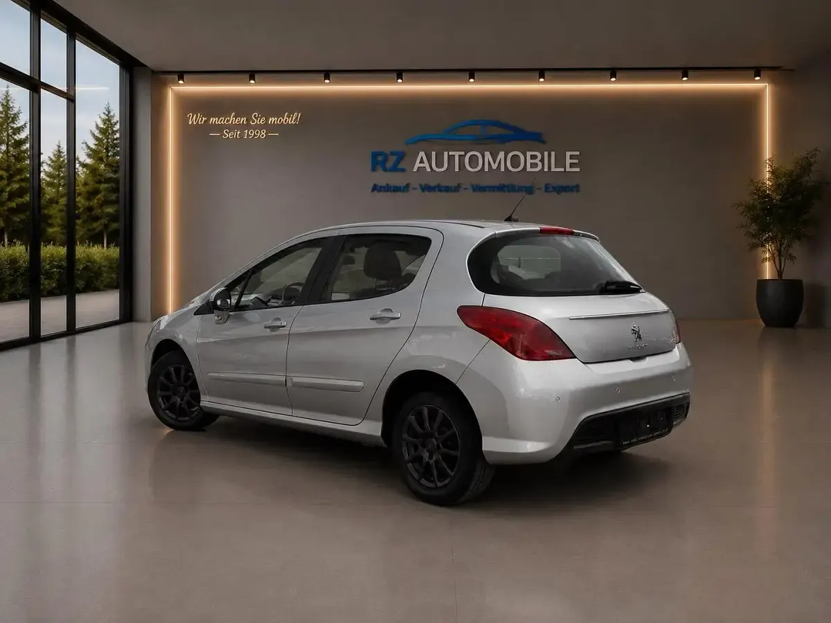 Gebraucht Peugeot 308 Active 120 PS (88 kW) 2011 Grau Kleinwagen