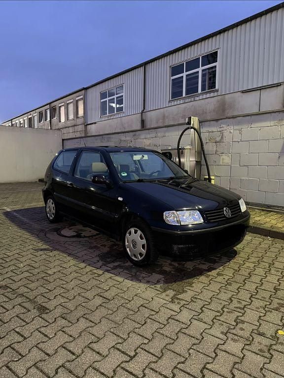 Gebraucht VW Polo 50 PS (36 kW) 2000 Schwarz Limousine