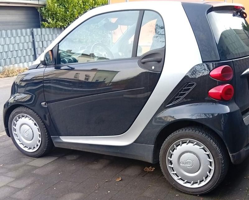 Schwarz Gebraucht 2009 Smart ForTwo Coupé Passion Coupé | 3.750 € (Guter Preis) - Bild 1/4