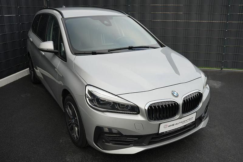 Gebraucht BMW 218 Gran Tourer Sport Line 150 PS (110 kW) 2021 Silber Van / Kleinbus